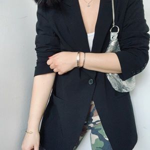 Single button blazer